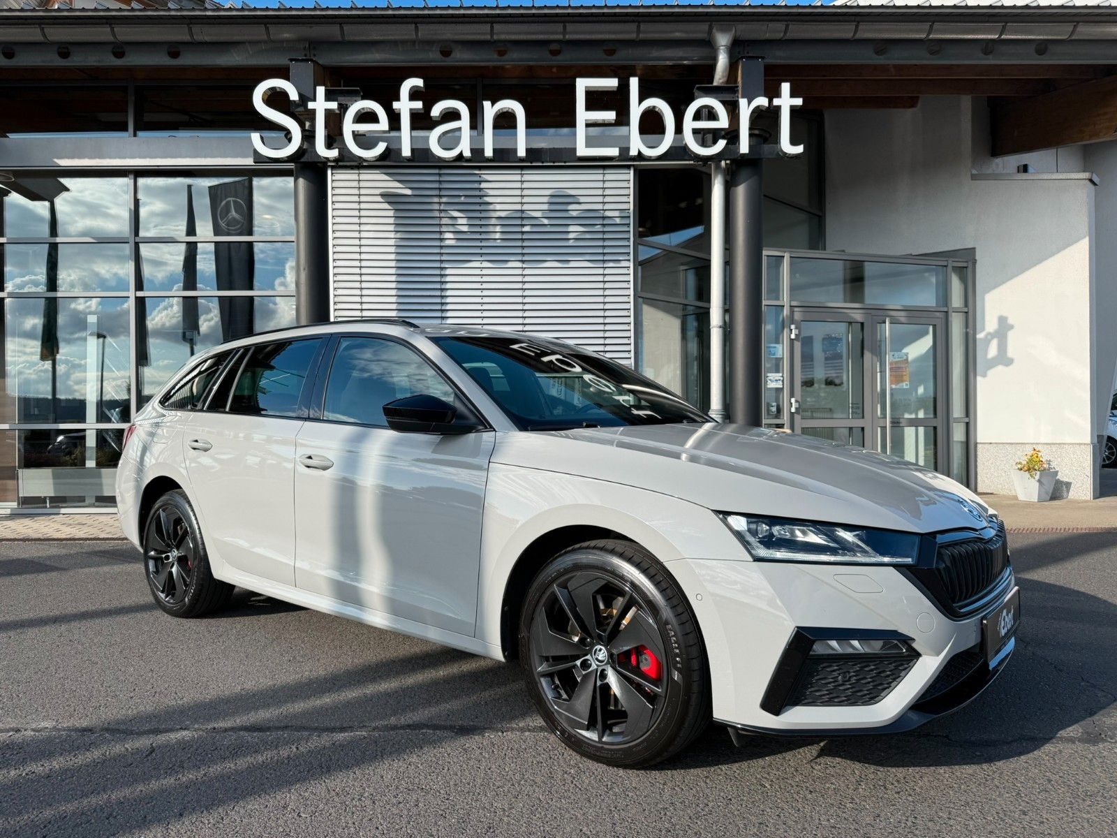 Fahrzeugabbildung SKODA Octavia 1.4 TSI iV RS HUD+R-Kamera+