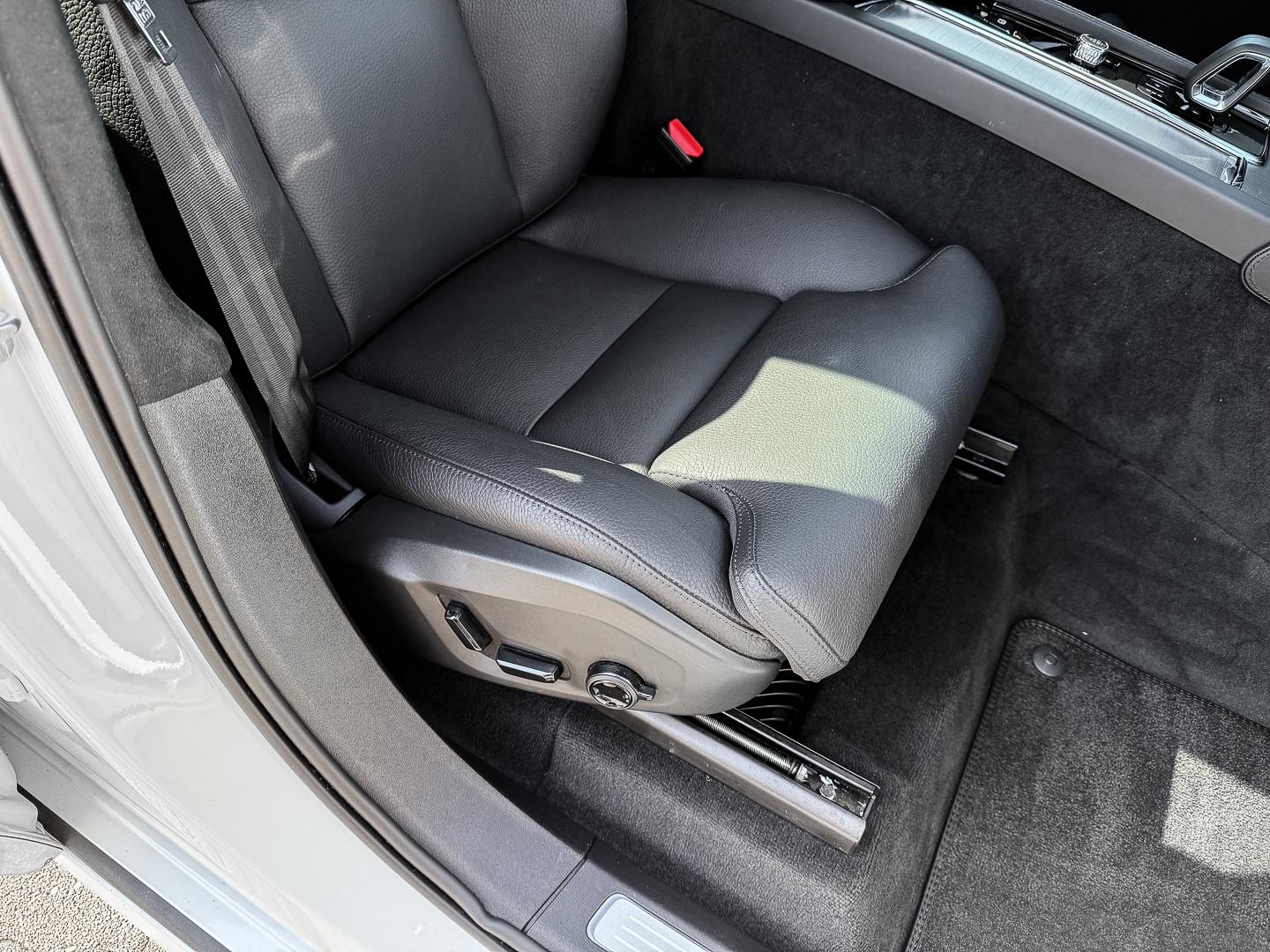 Volvo XC90 Ultimate Dark AWD B5 Diesel EU6d 7-Sitzer H, миниатюра 15