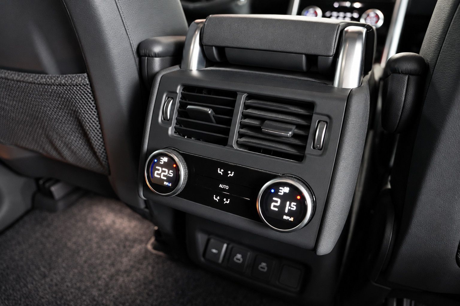 Fahrzeugabbildung Land Rover Discovery R-Dynamic AWD/7-SITZER/360'°Cam/AHK