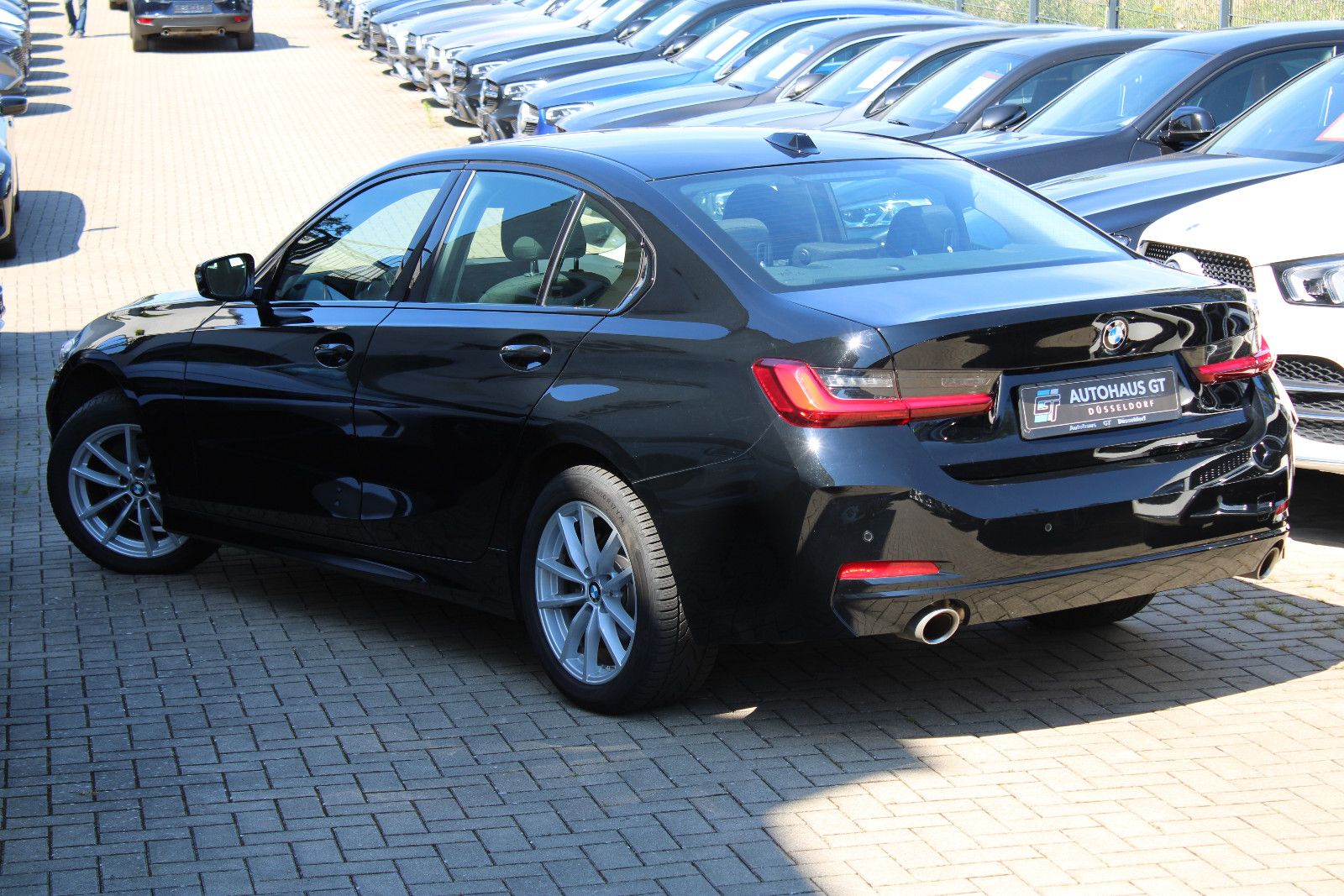 BMW 318i Limousine/Navi/Tempomat/Sitzhzg/WideScreen foto 4