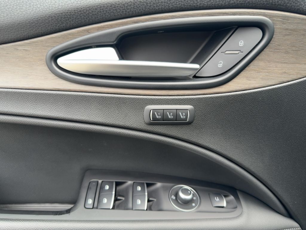 Fahrzeugabbildung Alfa Romeo Stelvio First Edition ALLRAD NAVI  HI-FI