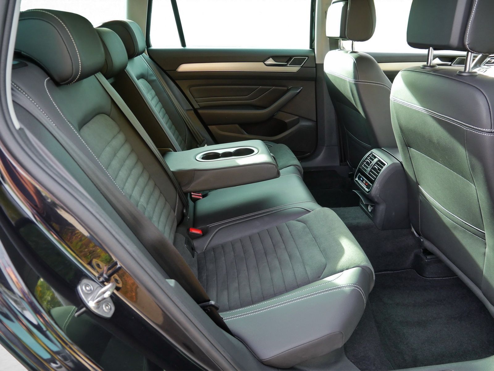 Volkswagen Passat Variant - Bild 16