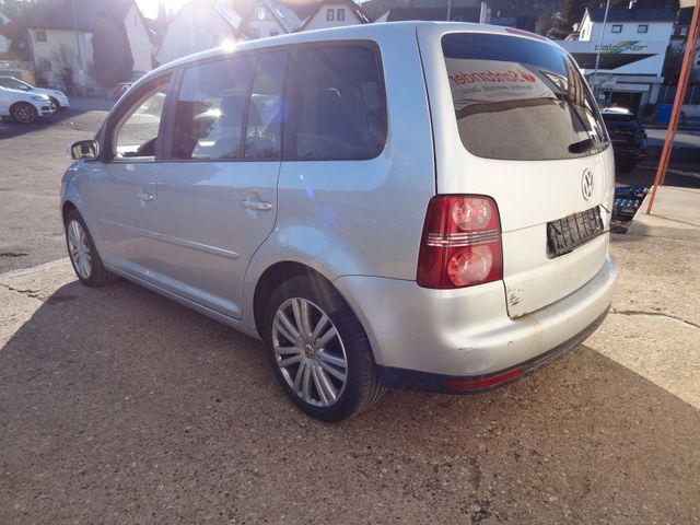 Fahrzeugabbildung Volkswagen Touran Highline/Klima/Navi/PDC/170PS/2.Hand/