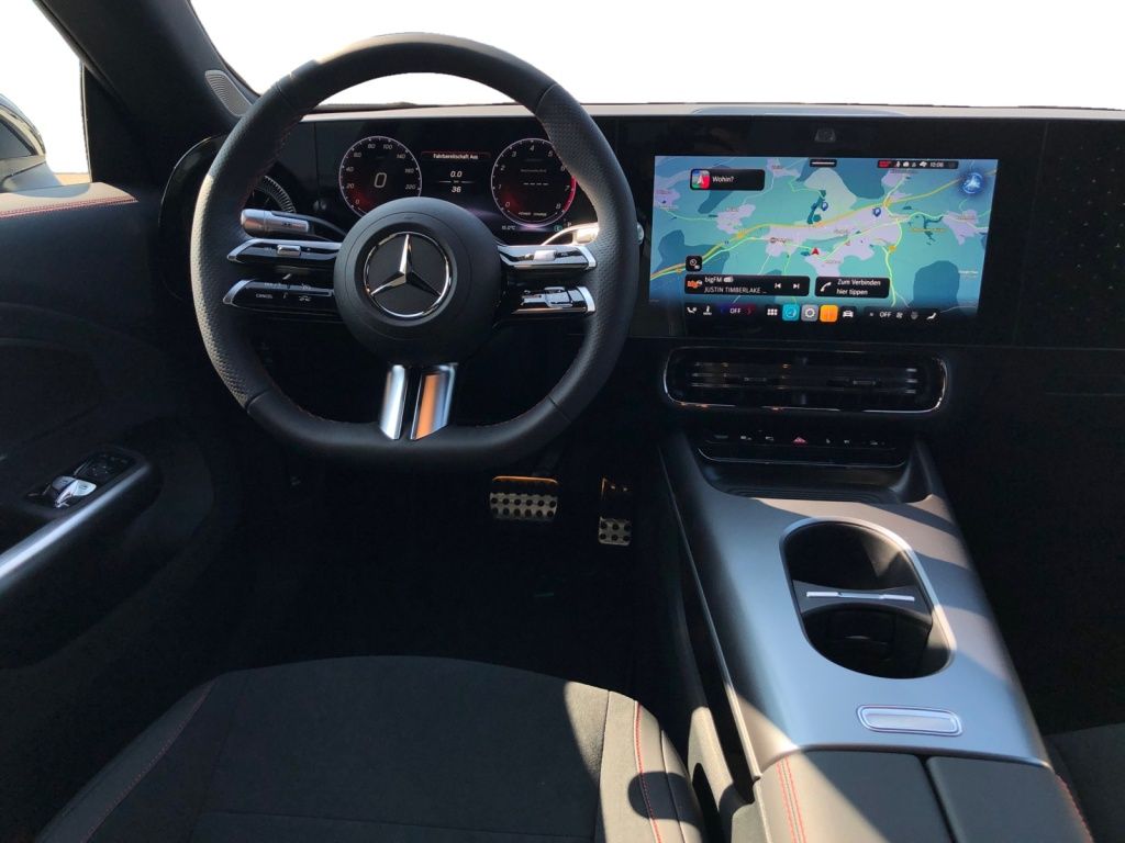 Mercedes-Benz CLA 180 AMG MBUX MBeam Night AHK Pano SHD Wide foto 7