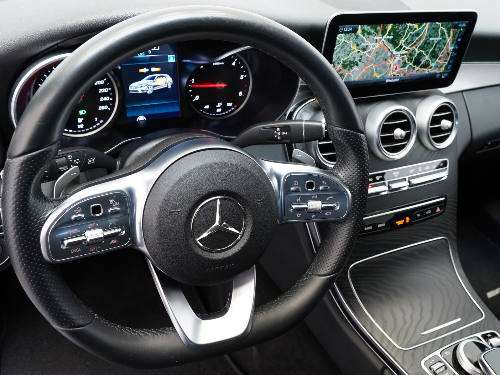 Fahrzeugabbildung Mercedes-Benz C 220 d T 4Matic AMG Line DISTRONIC/MULTIBEAM