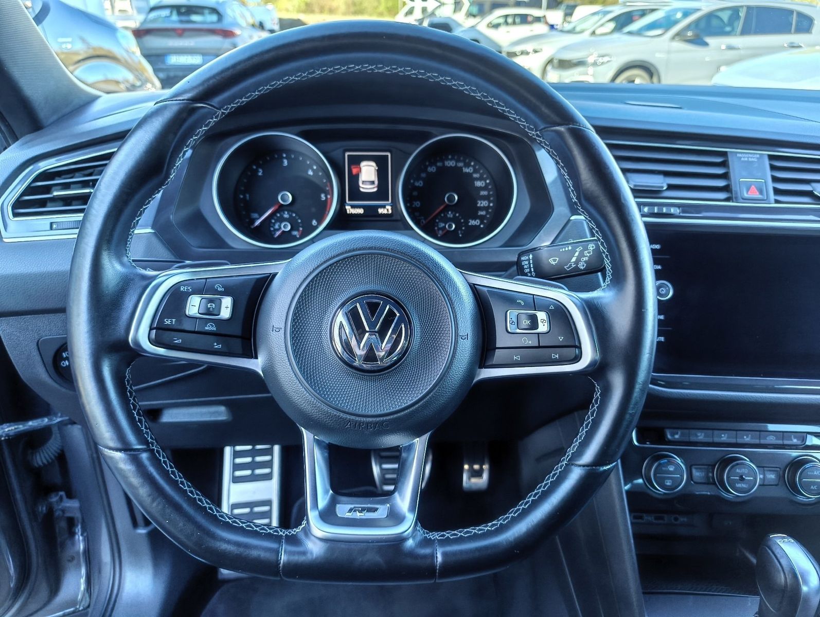 Fahrzeugabbildung Volkswagen Tiguan Highline 2.0 TDI (190 PS) 4Motion DSG