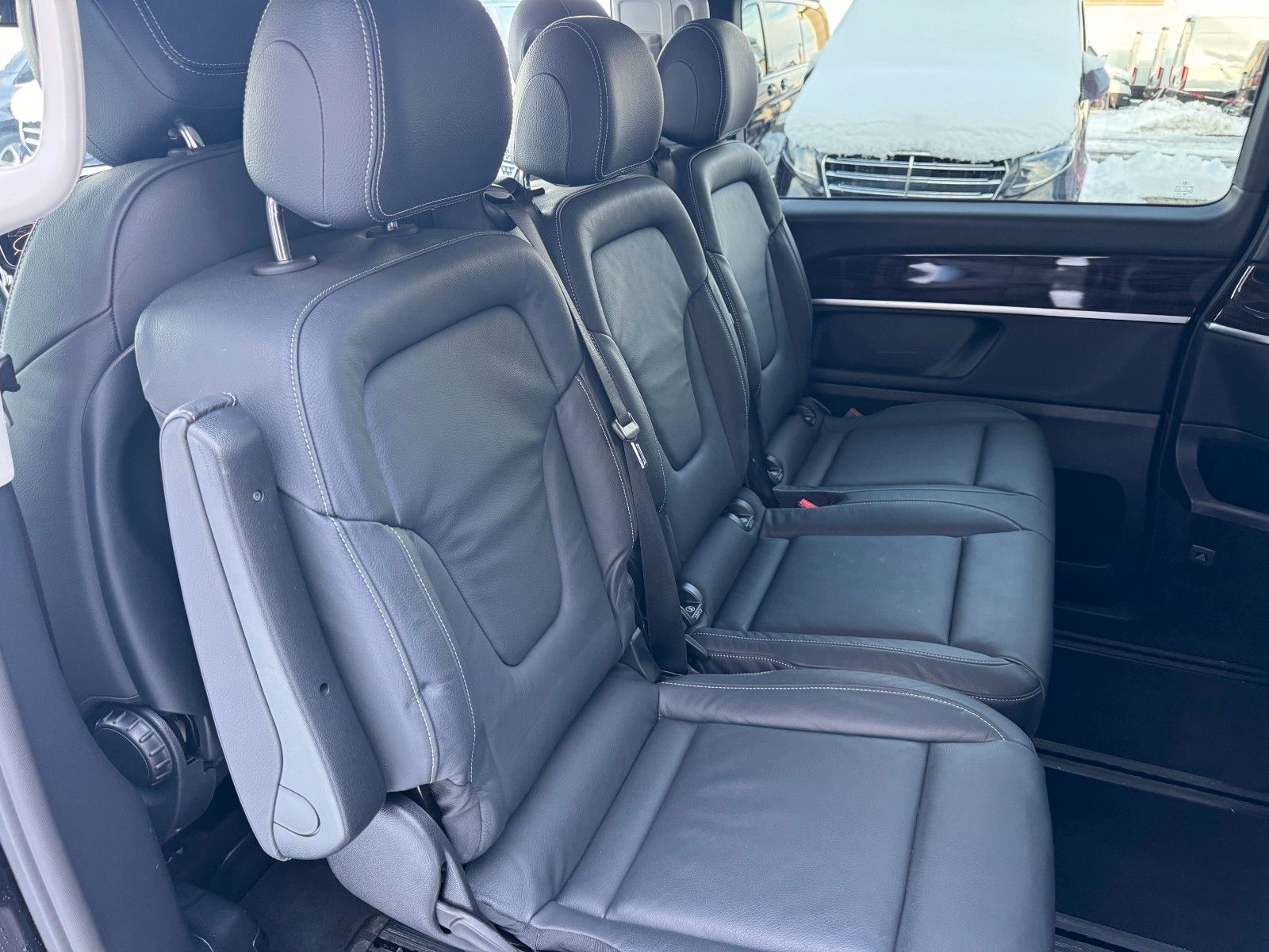 Fahrzeugabbildung Mercedes-Benz V 300 d AVA Extral AIRMATIC Standheiz 360Kamera