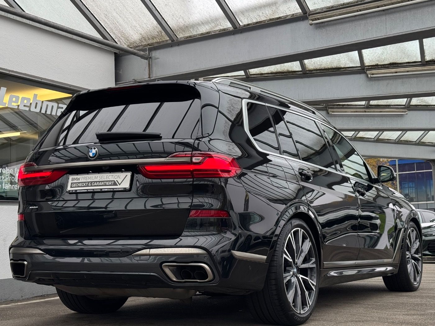 Fahrzeugabbildung BMW X7 M50i SkyLounge/IntAL/LASER 2 JAHRE GARANTIE