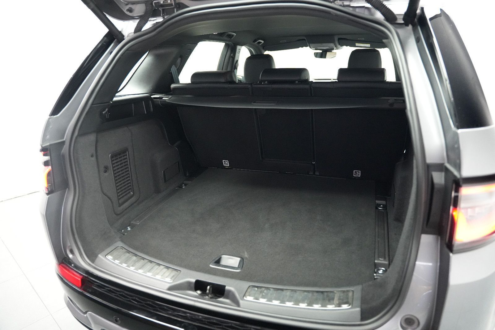 Fahrzeugabbildung Land Rover Discovery Sport /R-Dynamic/LED/R-Cam/Leder/AHK/