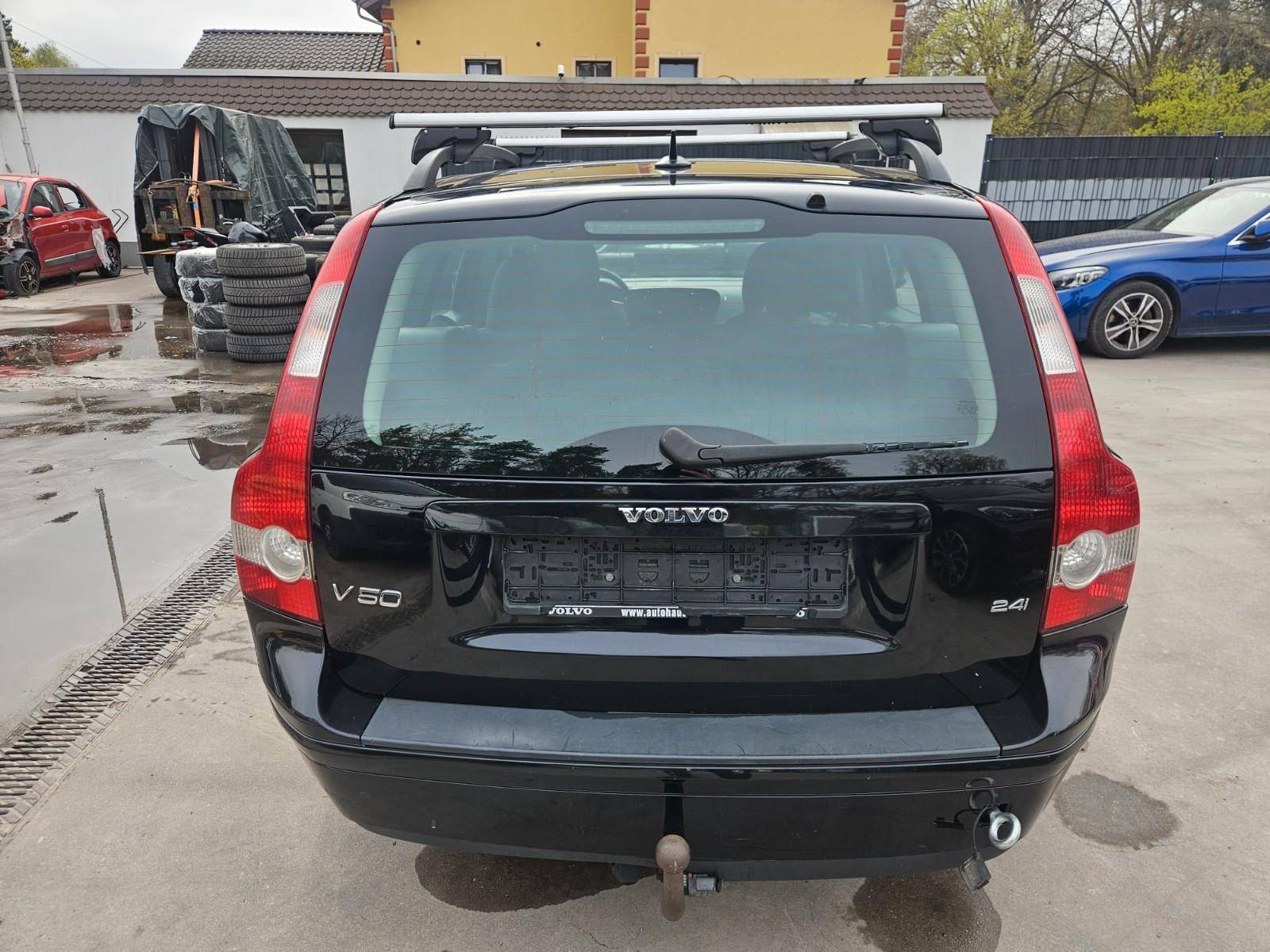 Volvo V50 2004 — engine 2.435 cm³, 170 HP (125kW)