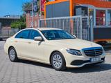 Mercedes-Benz E 200 d Parktronik Kamera Navi großer Display - Mercedes-Benz mit Diesel-Antrieb: Taxi