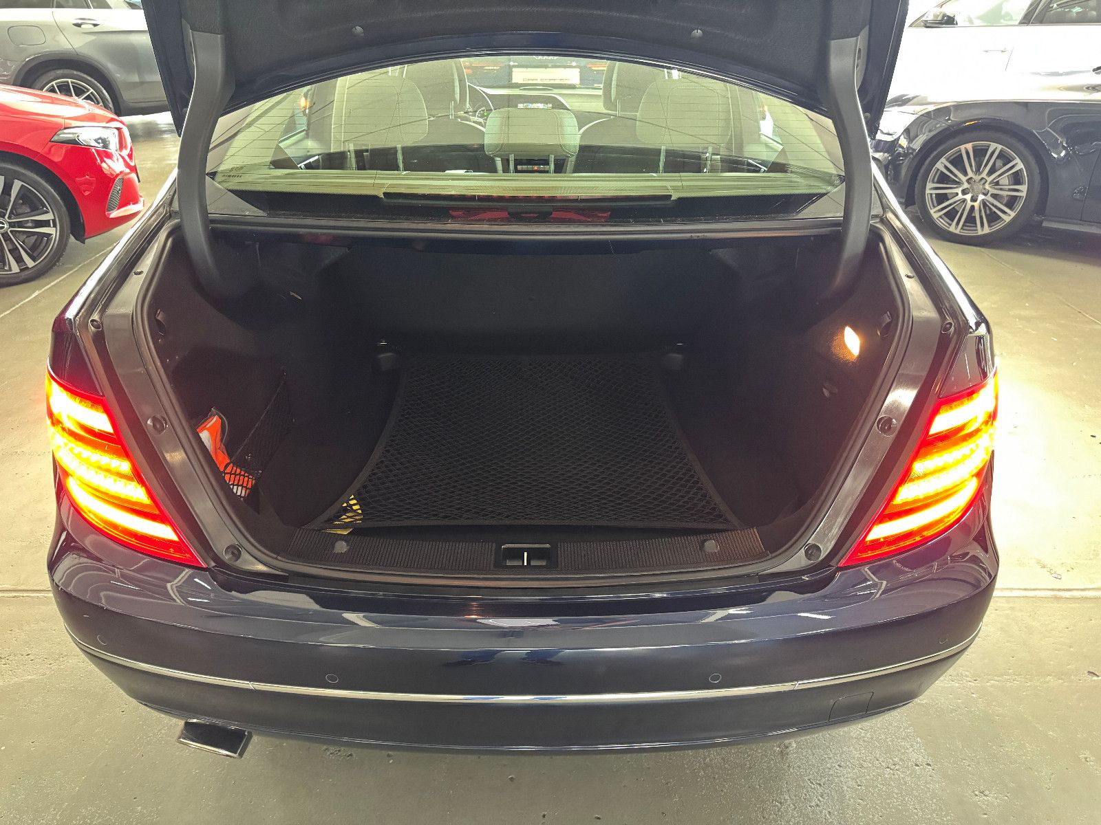 Fahrzeugabbildung Mercedes-Benz C 250 CGI BE 7GT ELEGANCE COMAND ILS KAMERA 1.VB