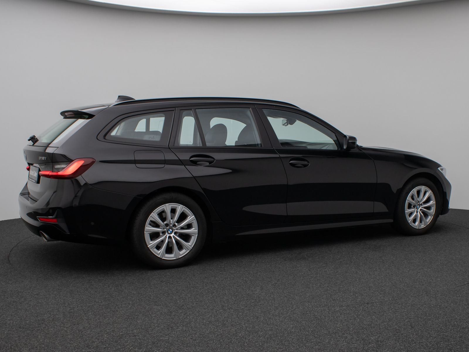 Fahrzeugabbildung BMW 318i Kamera DAB HiFi CockPitPro Alarm LED Sport