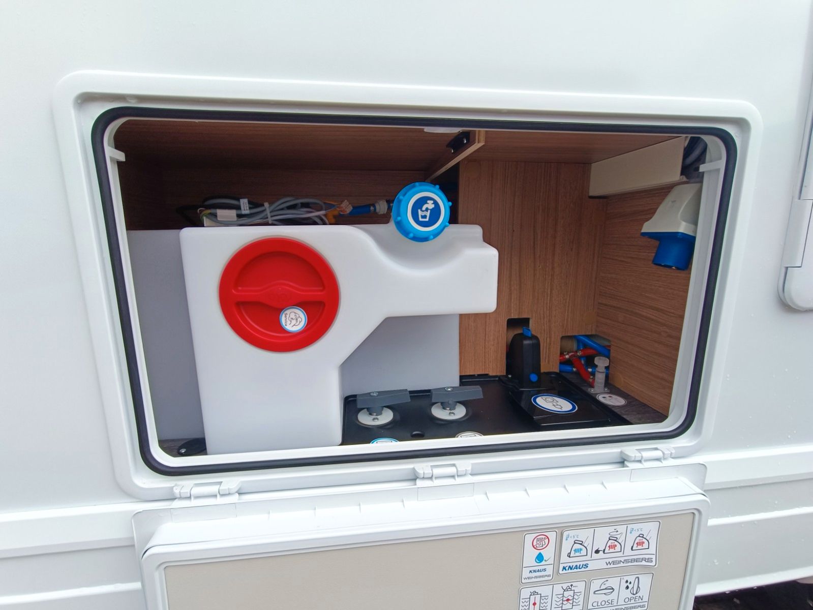 Fahrzeugabbildung Weinsberg CaraSuite 700 DX *Automatik*Standklima*TV