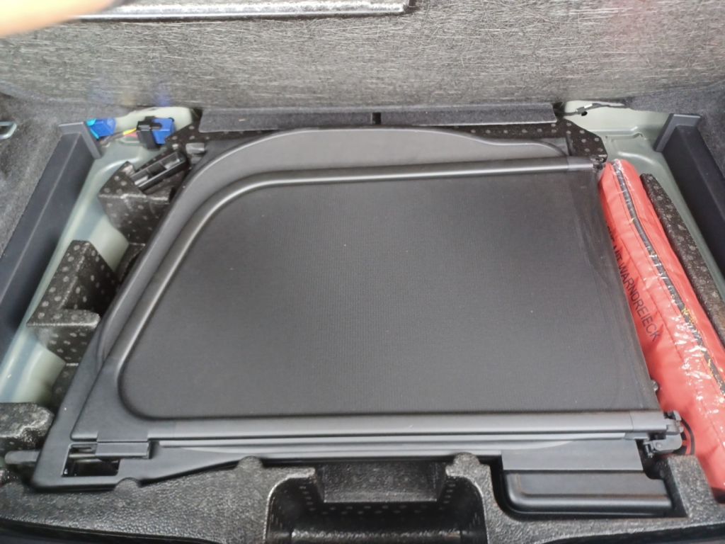 Fahrzeugabbildung Volkswagen T-Roc Cabriolet 1.5 TSI DSG R-Line Navi, DCC, Ka