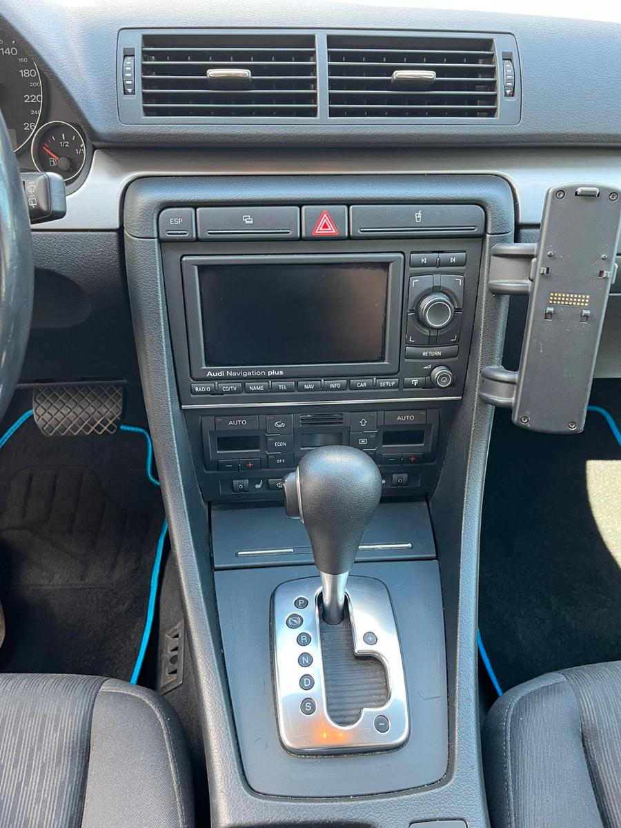 Audi A4 2006 — photo 12