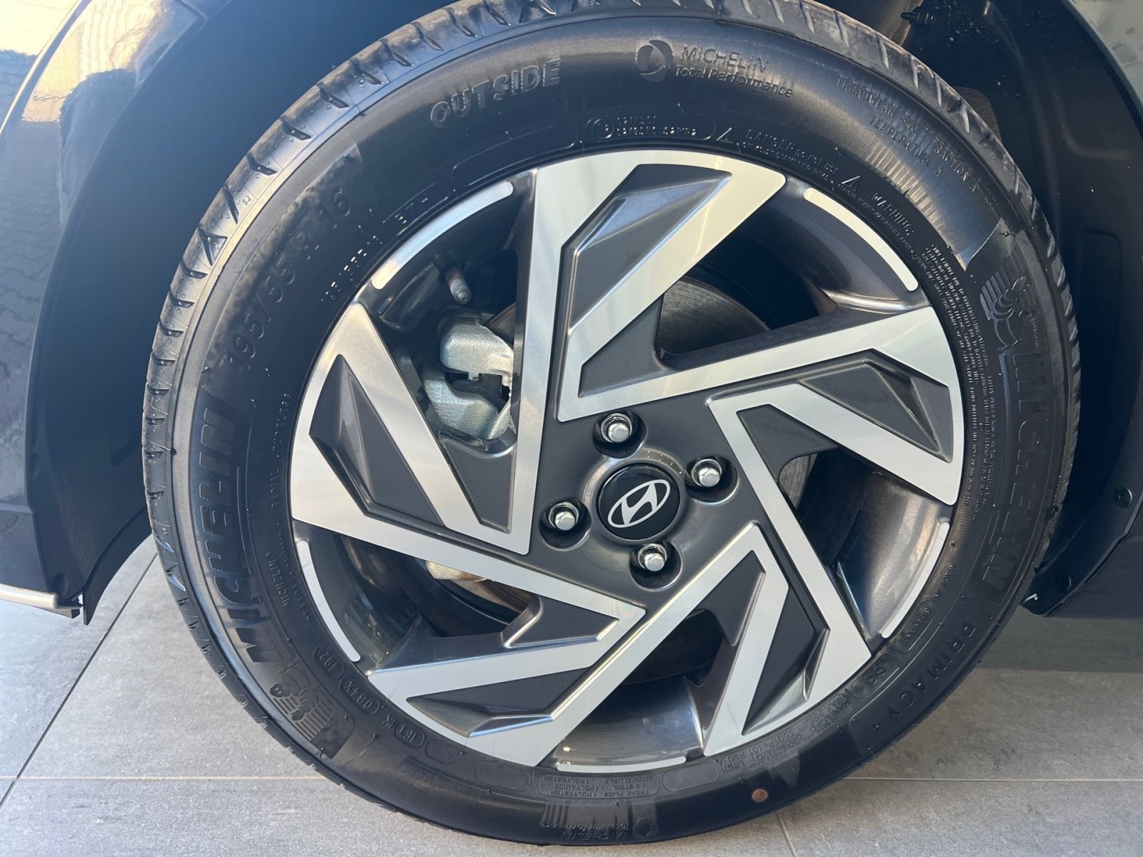 Fahrzeugabbildung Hyundai i20 1.0 T-GDI Trend Komfort BOSE