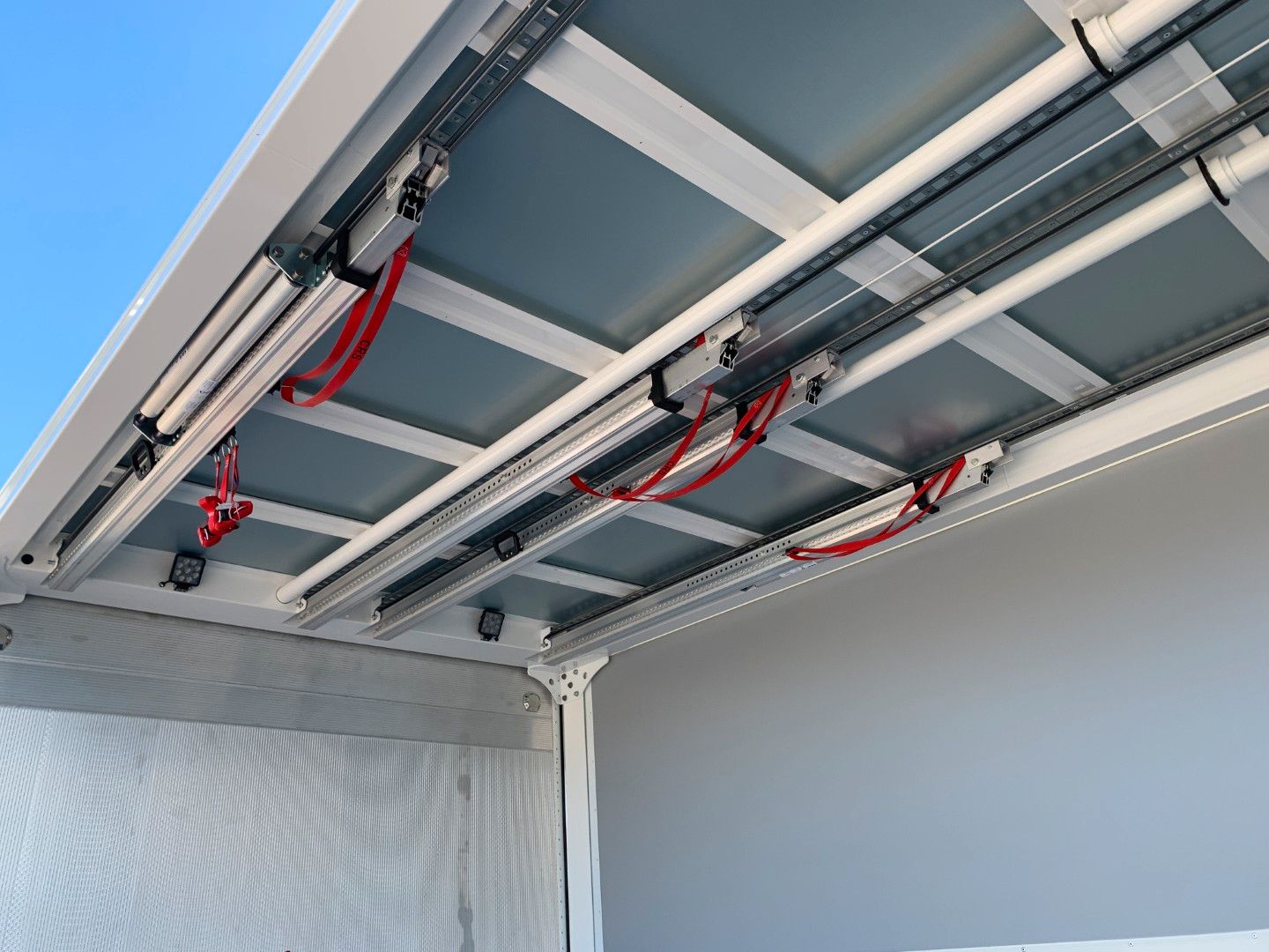 Fahrzeugabbildung DAF FA XB 260 12t Swing-Board-Aufbau