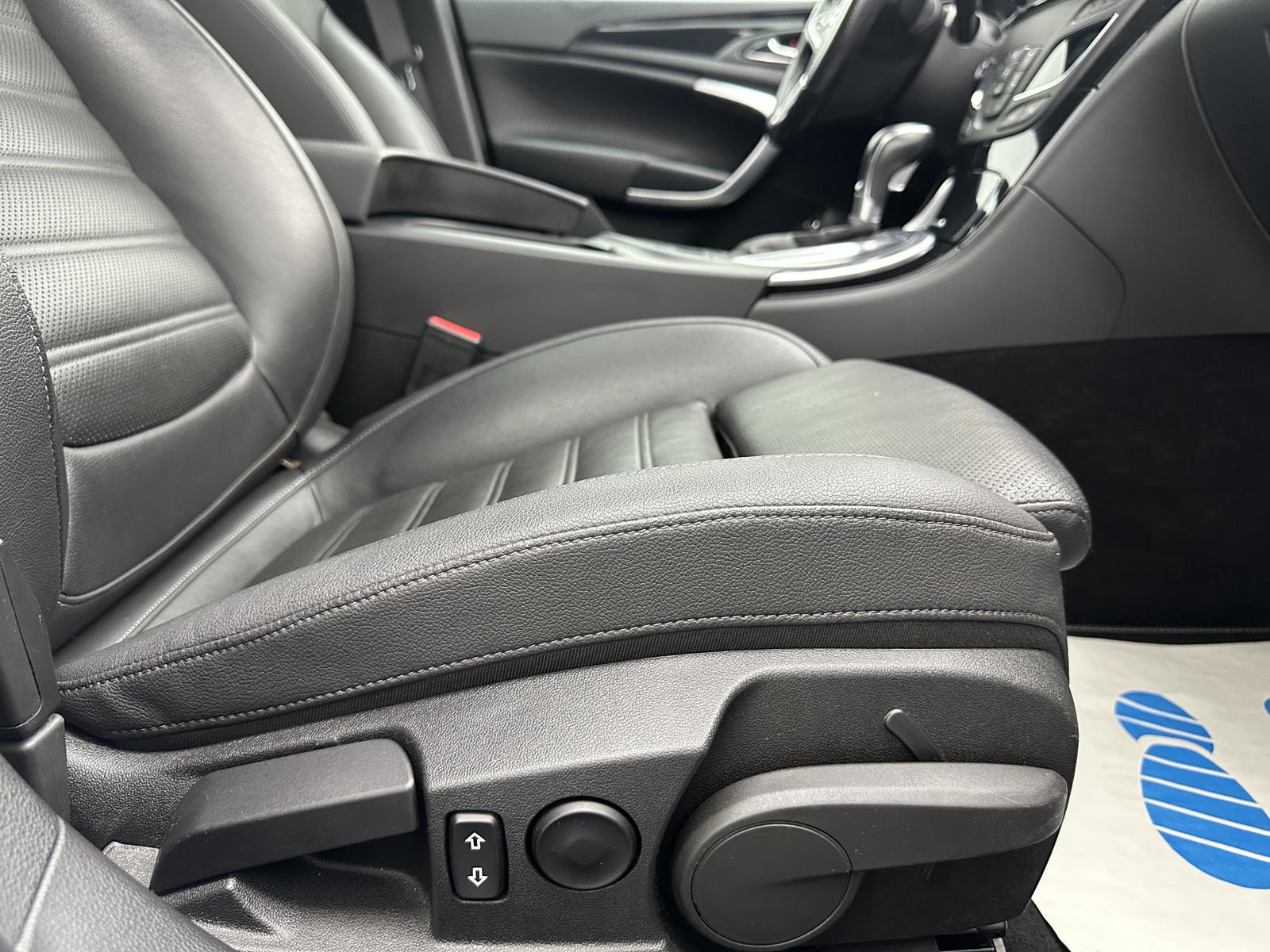 Opel Insignia Sports Tourer 2.0 Turbo 250 ch BVA – OPC Line – Toit pano Cuir ventilé