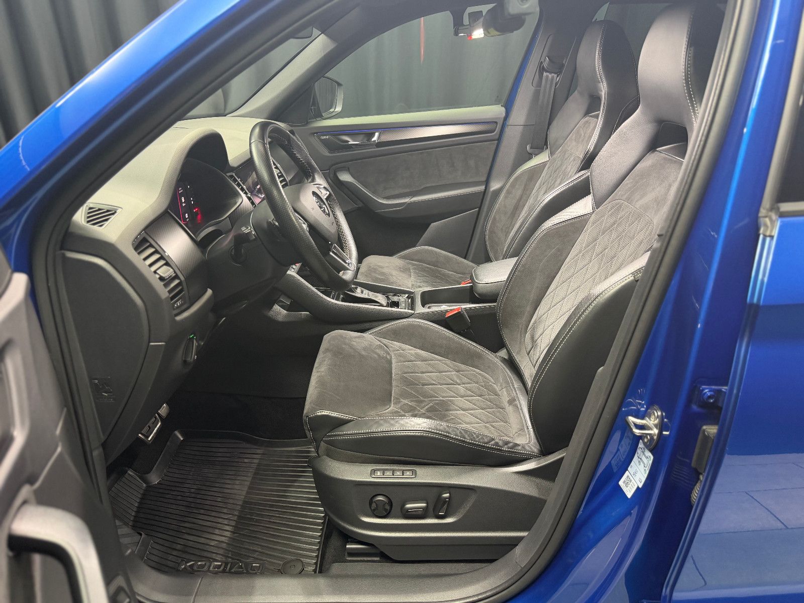Fahrzeugabbildung SKODA Kodiaq Sportline 4x4|CANTON|360°|AHK