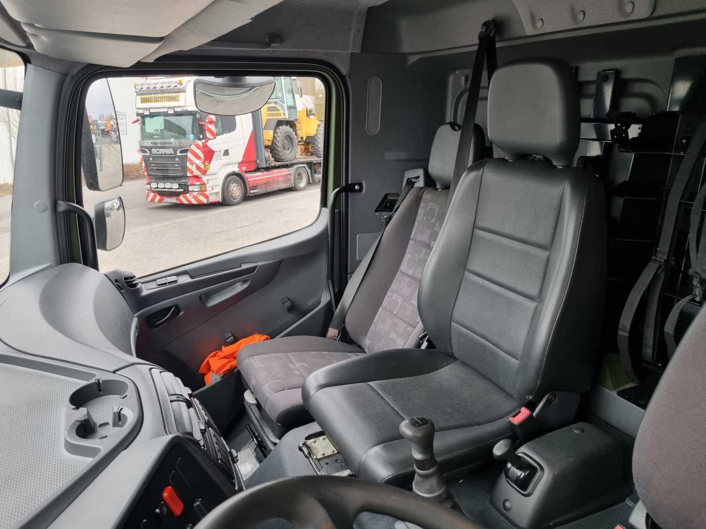 Fahrzeugabbildung Mercedes-Benz Axor 1829 A 4x4 Pritsche/Plane 10 Stück