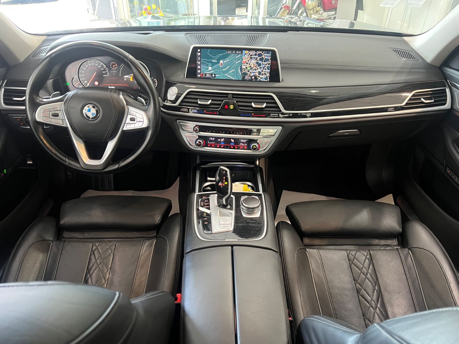 Fahrzeugabbildung BMW 740 d xDrive * SITZBELÜFTUNG*MASSAGE*360 KAMERA*