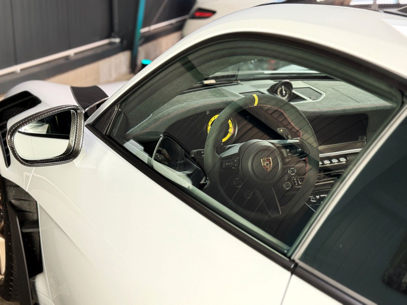 Fahrzeugabbildung Porsche 992 GT3RS + Weissach + PCCB + Clubsport + Magnes