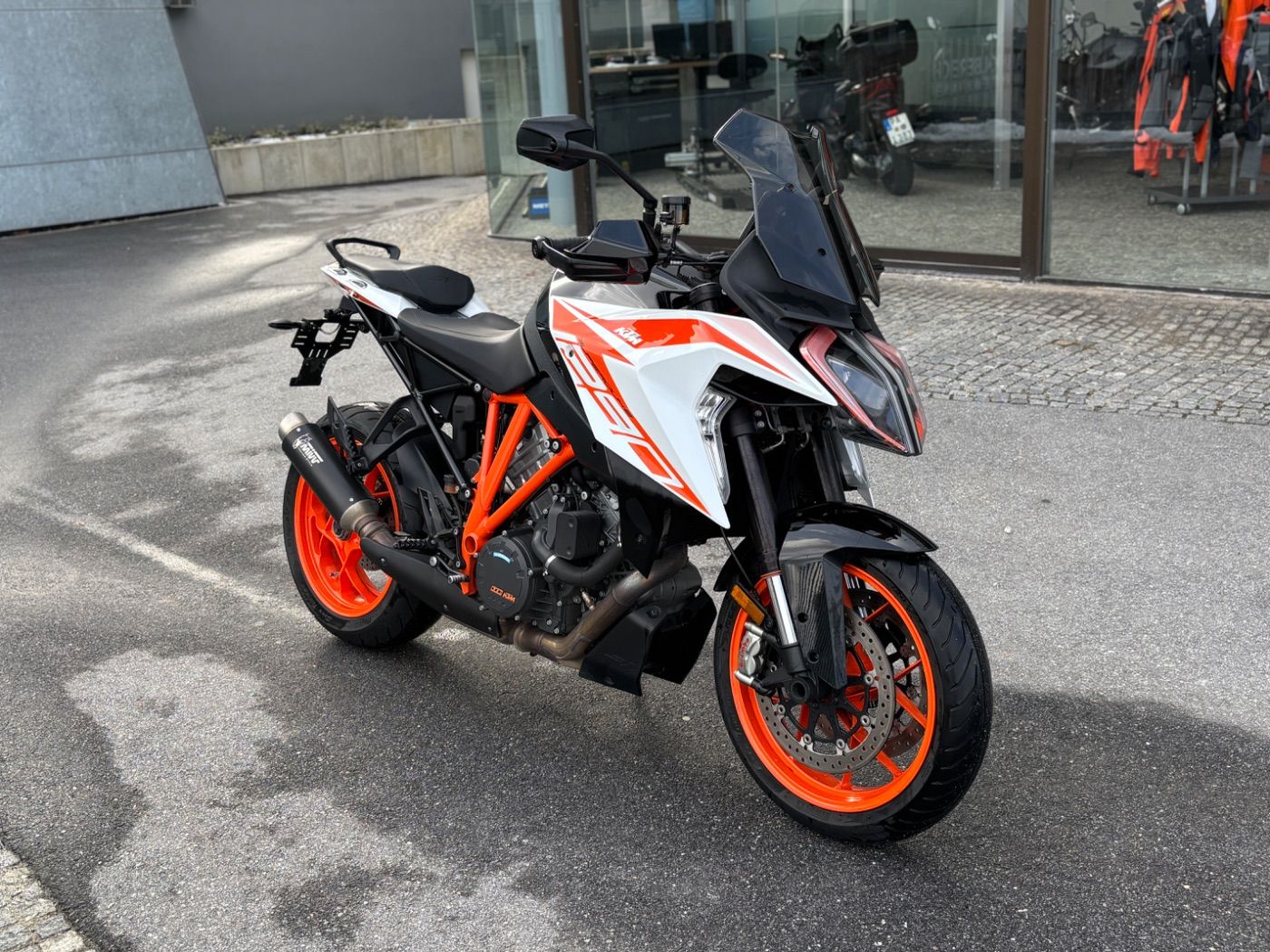 Fahrzeugabbildung KTM 1290 Super Duke GT mit Trackpack Mivv Sportauspu