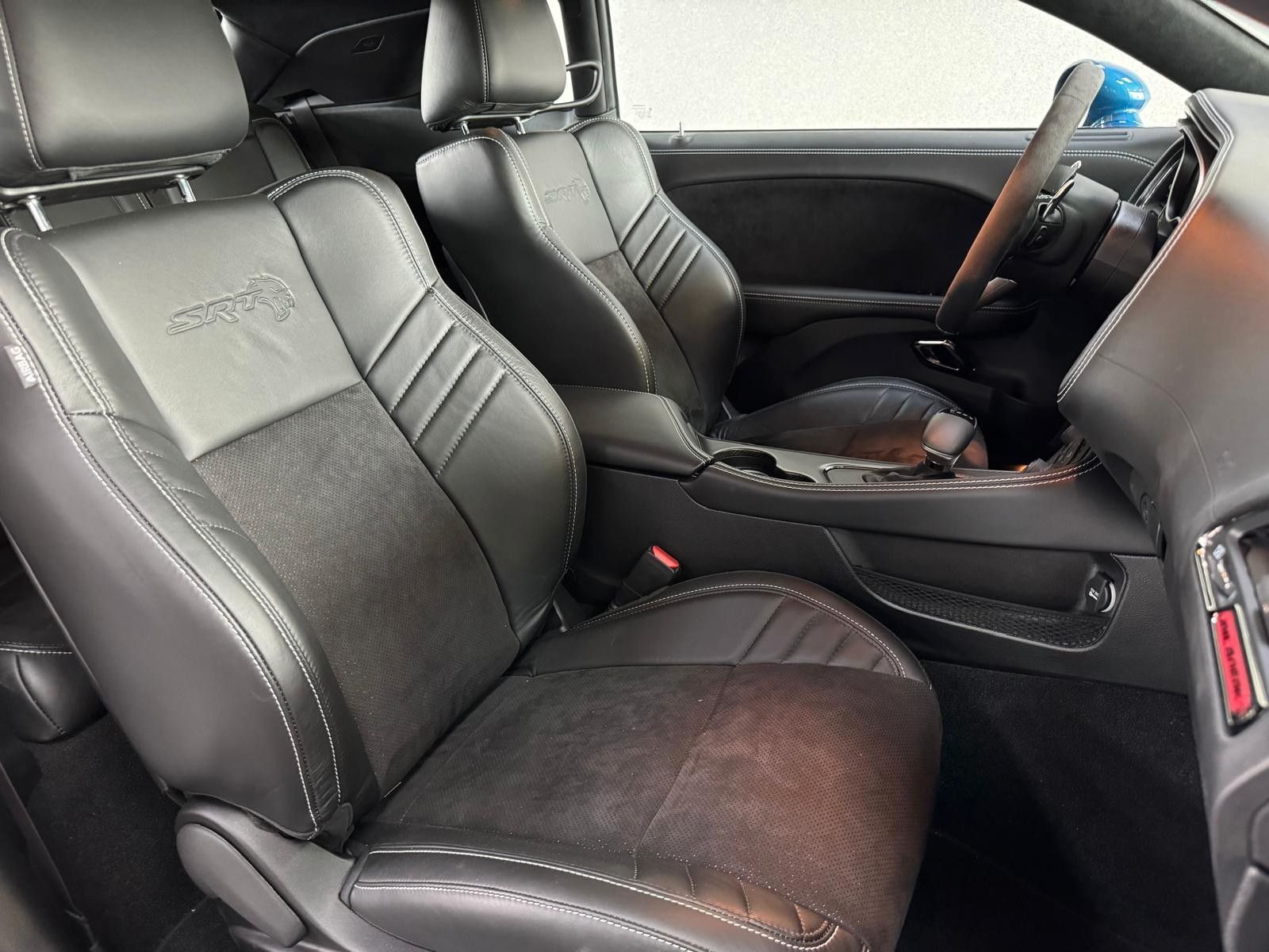 Fahrzeugabbildung Dodge CHALLENGER HELLCAT JAILBREAK-LAGUNA-YELLOW CAL.-