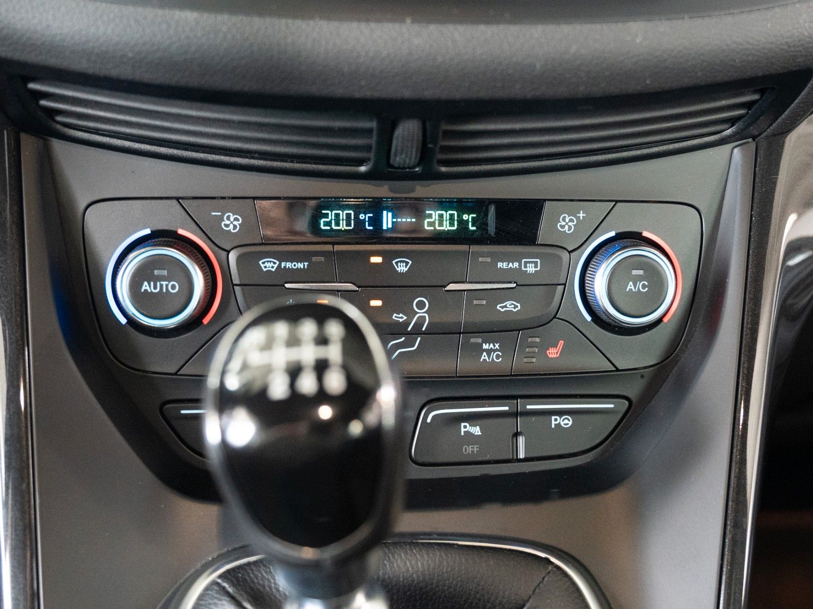 Fahrzeugabbildung Ford Kuga ST-Line WINTER-P/NAVI/AHK/KAMERA