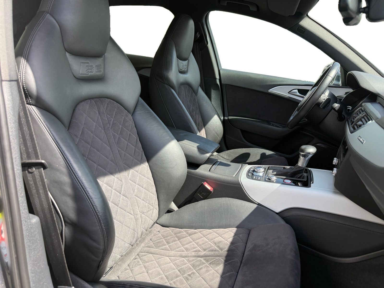 Fahrzeugabbildung Audi S6 4.0 TFSI quattro INDIVIDUAL DEUTSCH GARANTIE