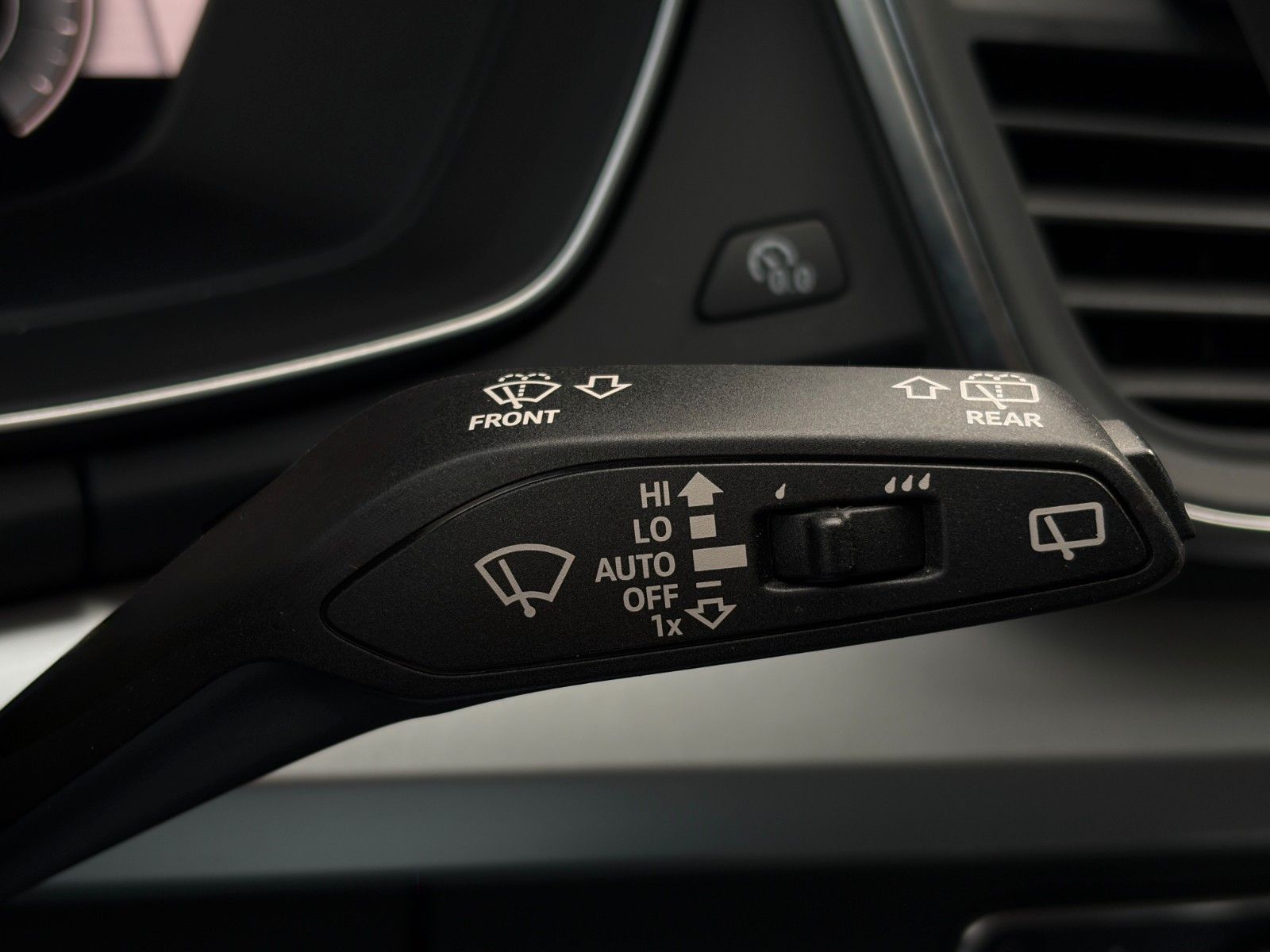 Fahrzeugabbildung Audi Q5 45 TFSI quattro S-line 3-Z.Klima Temp CAM VC