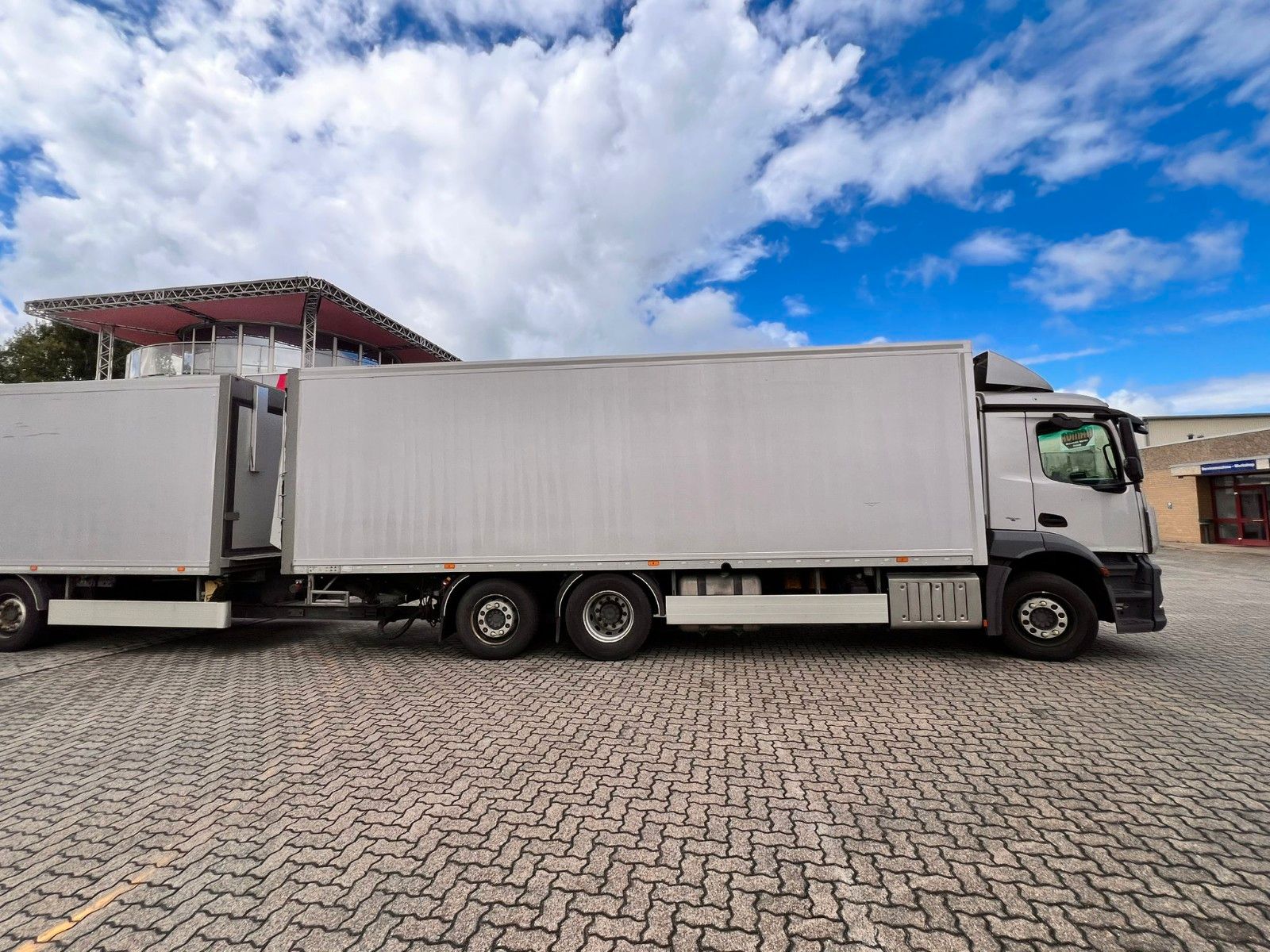 Fahrzeugabbildung Mercedes-Benz Stck.2540 Antos*Durchladbar*Frigoblock*kpl Zug