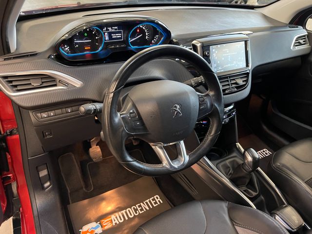 Peugeot 2008 Allure *NAVI*DAB*SZHZ*TEMPOMAT*PDC*