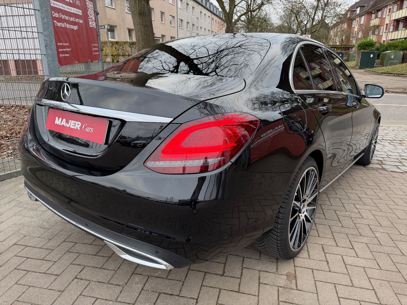 Fahrzeugabbildung Mercedes-Benz C 180 AMG*LED*SCHIEBEDACH*ALCANT*BURMESTER*KAMER