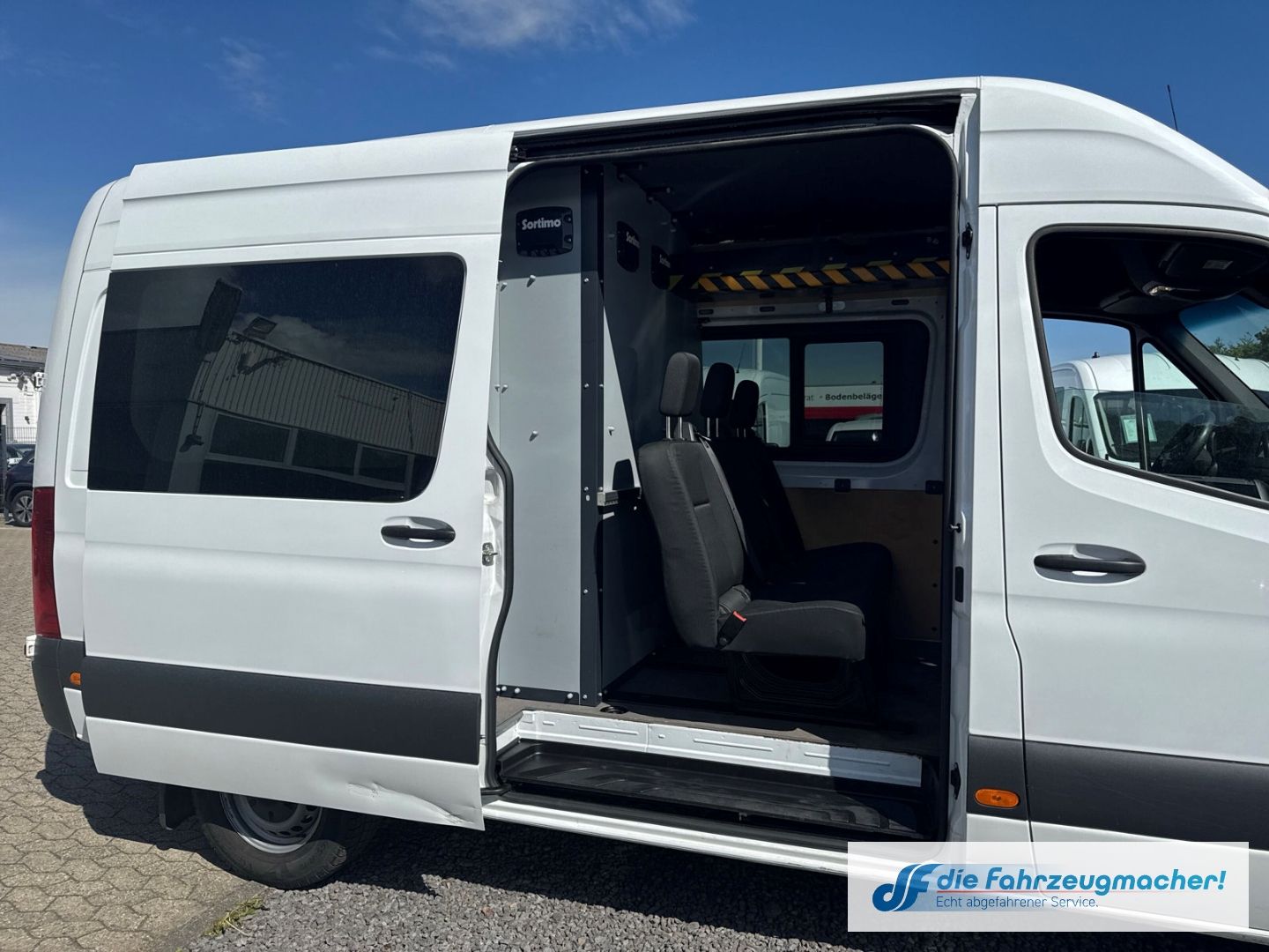 Fahrzeugabbildung Mercedes-Benz Sprinter MIXTO III Kasten 314 CDI L2H3 ACC DAB R