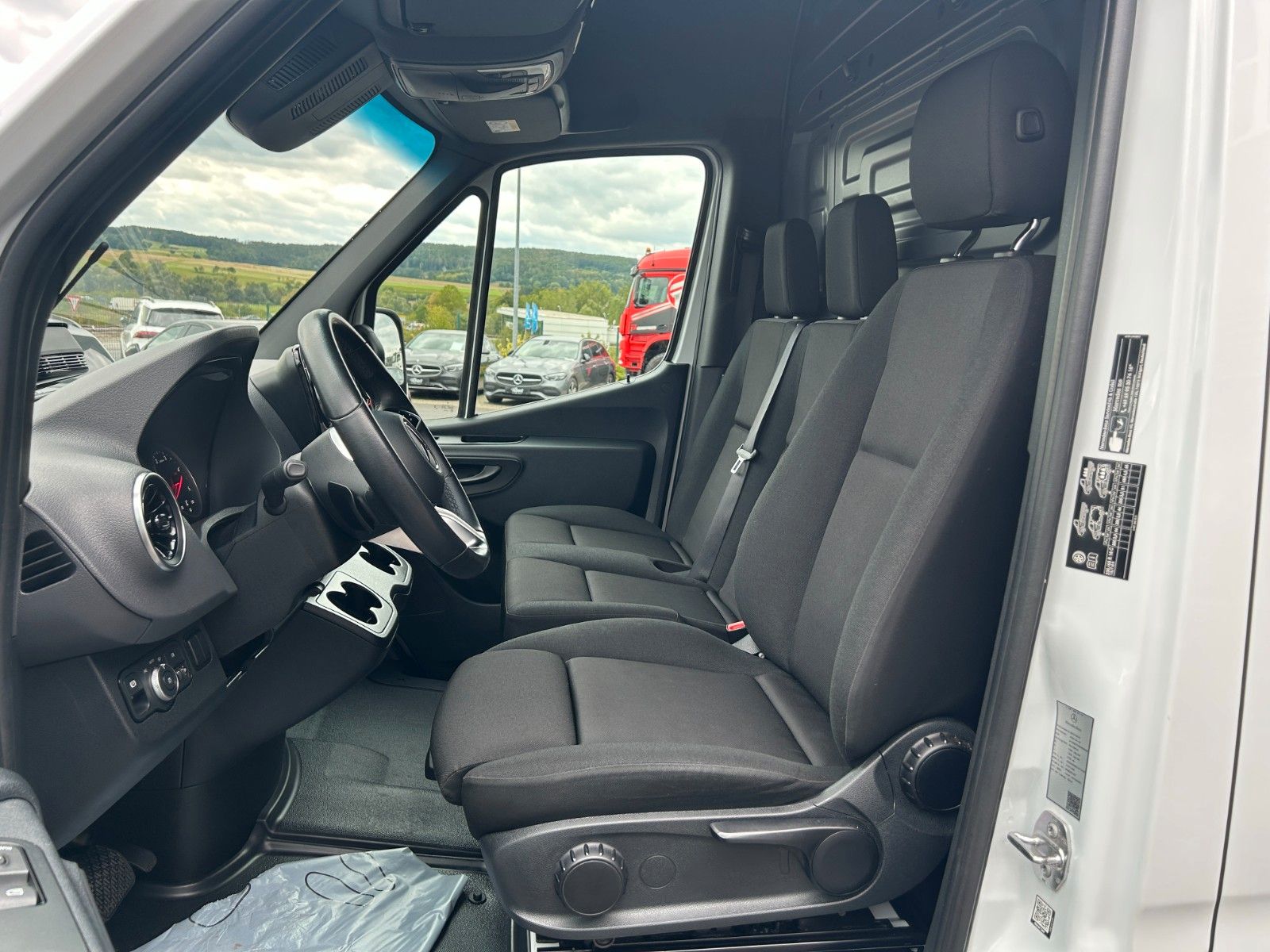 Fahrzeugabbildung Mercedes-Benz Sprinter 317 CDI 9G 4325 Klima Kamera AHK3,5to