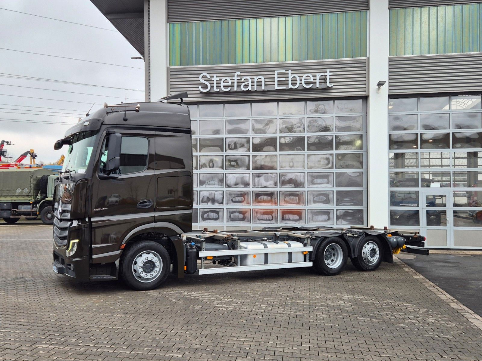 Fahrzeugabbildung Mercedes-Benz Actros 2543 LnR 6x2 Retarder