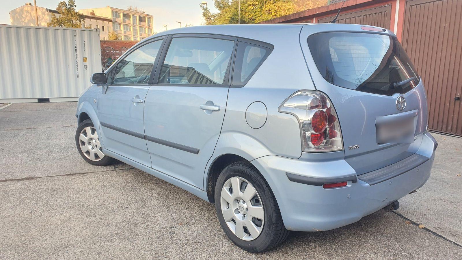 Toyota Corolla Verso 2005 — photo 9