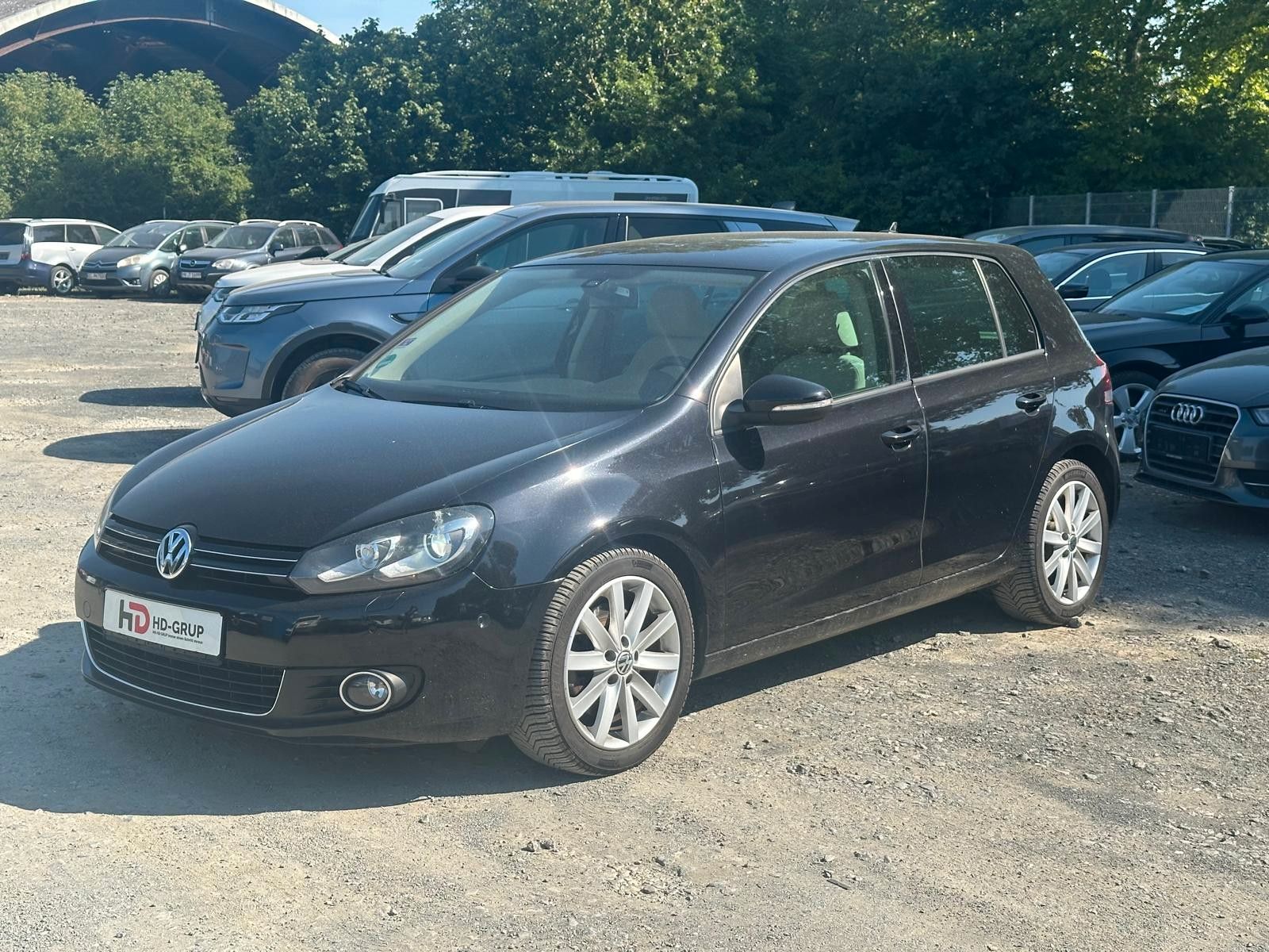 Volkswagen Golf - 1