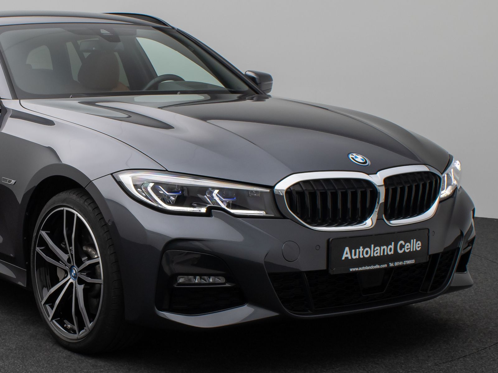 Fahrzeugabbildung BMW 330e  M Sport Kamera Laser HUD DAB HiFi Komfort
