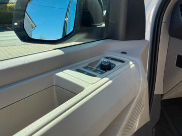Volkswagen T7 Multivan 2.0 TDI Goal DSG Navi Kamera SHZ