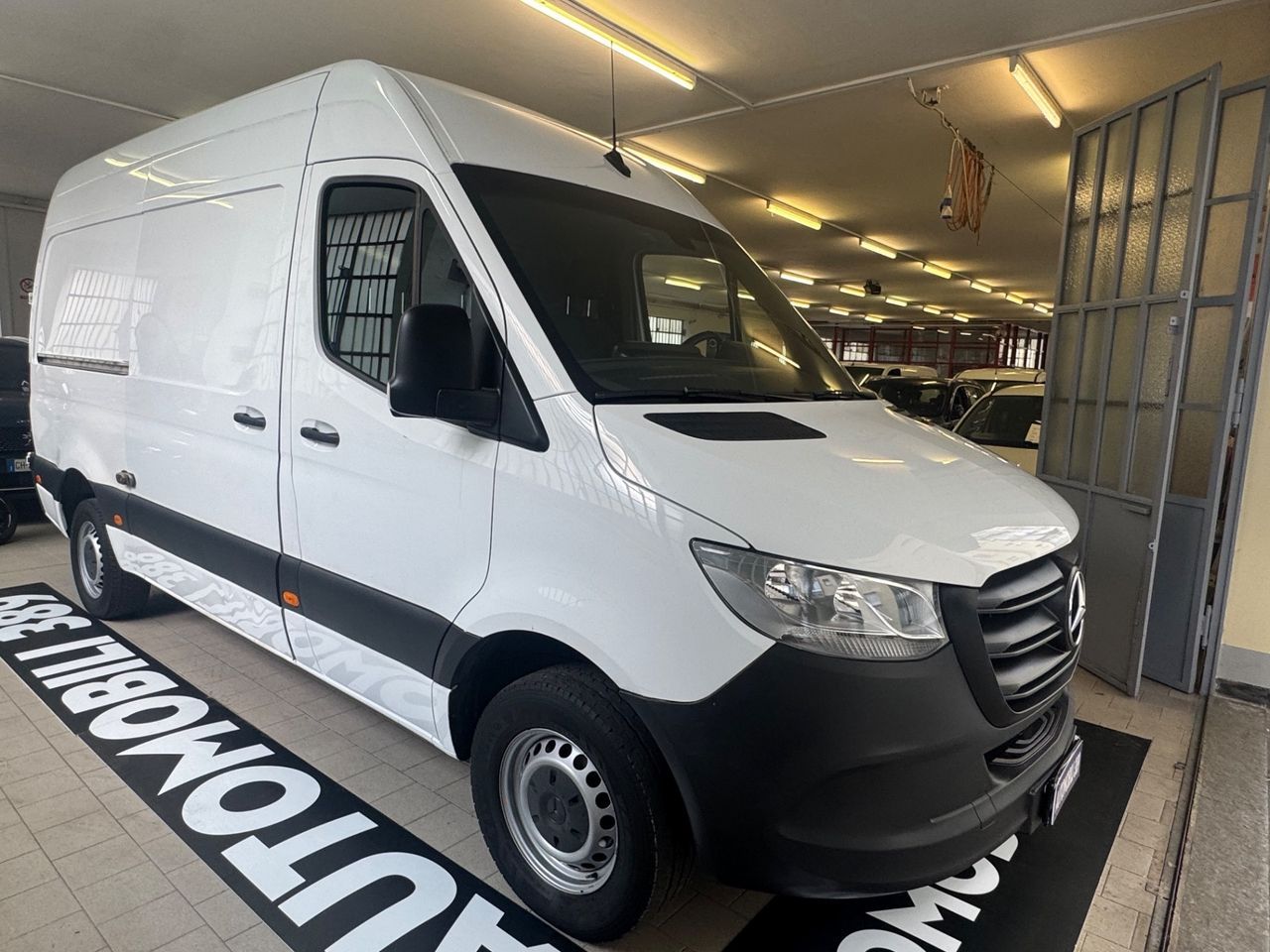 Mercedes-Benz Mercedes-benz Sprinter F37/33 311 CDI RWD TA Fur