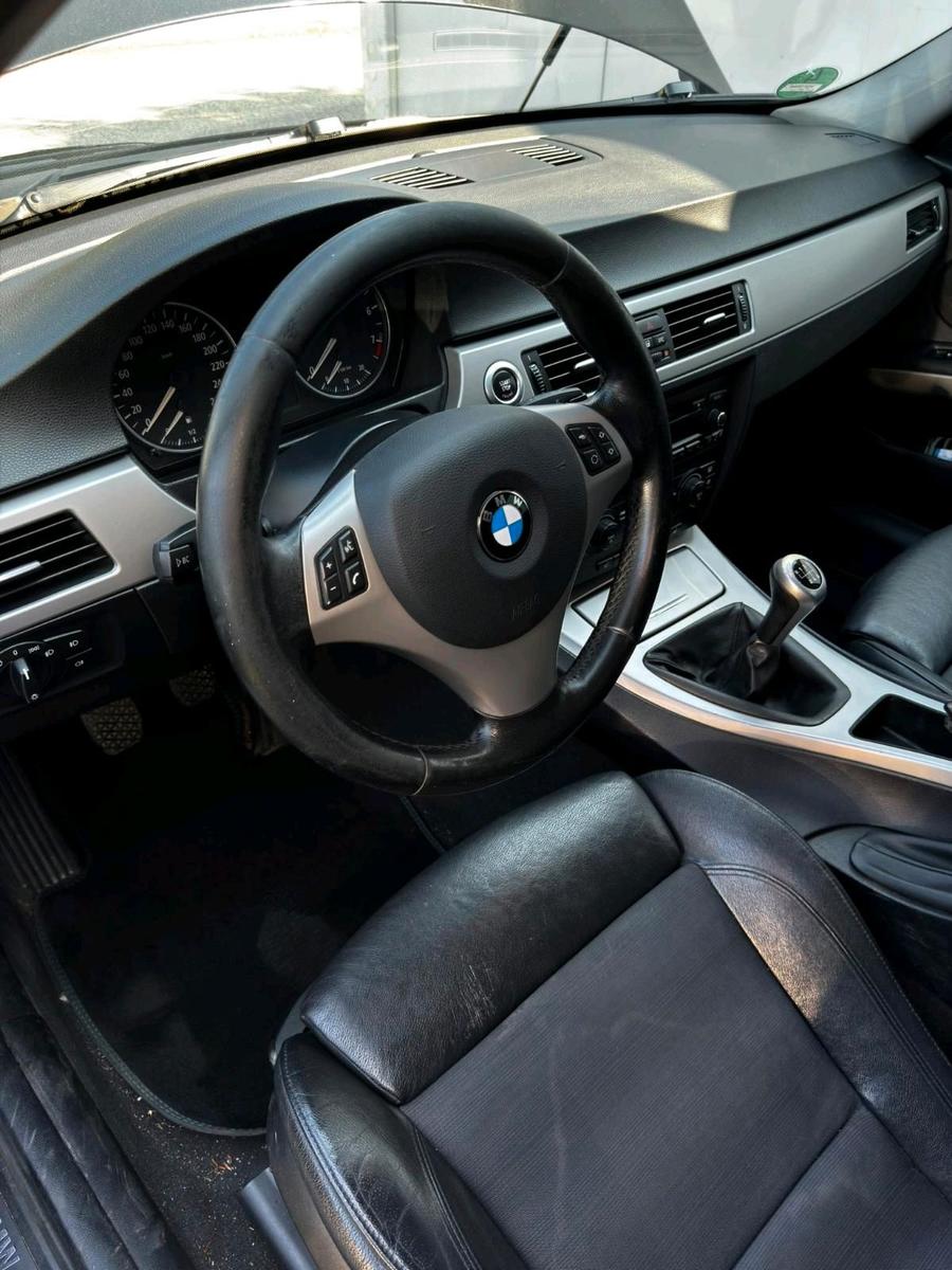 BMW 325 2005 — photo 13
