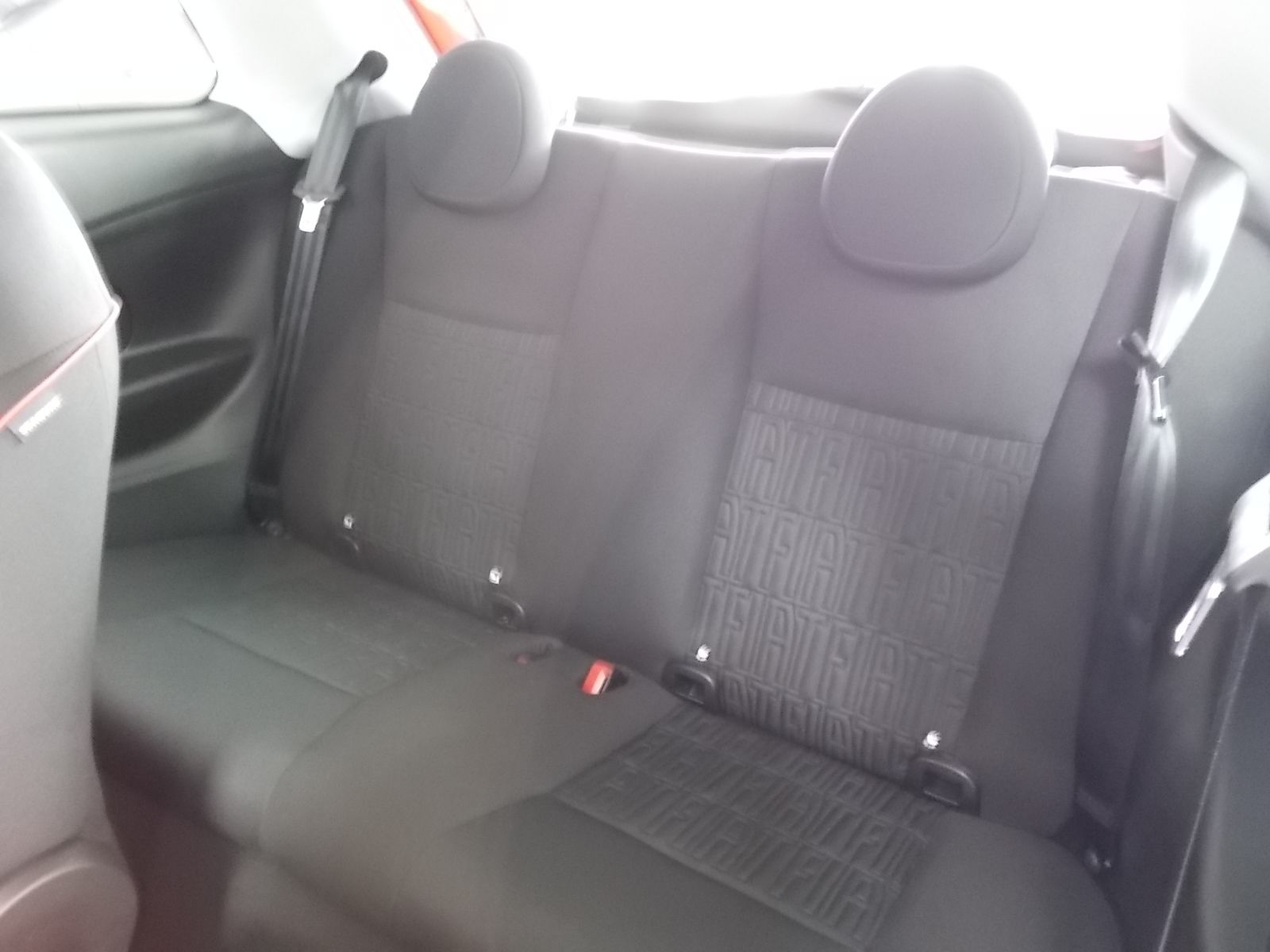 Fahrzeugabbildung Fiat 500e Red EDITION 42 kWh WENIG KILOMETER