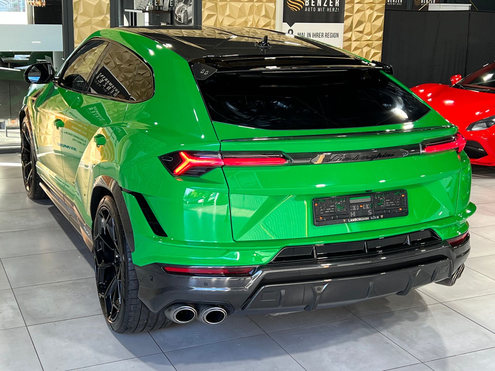 Fahrzeugabbildung Lamborghini Urus 4.0 V8 Performante/CARBON/3-D B&O/4-SEAT/