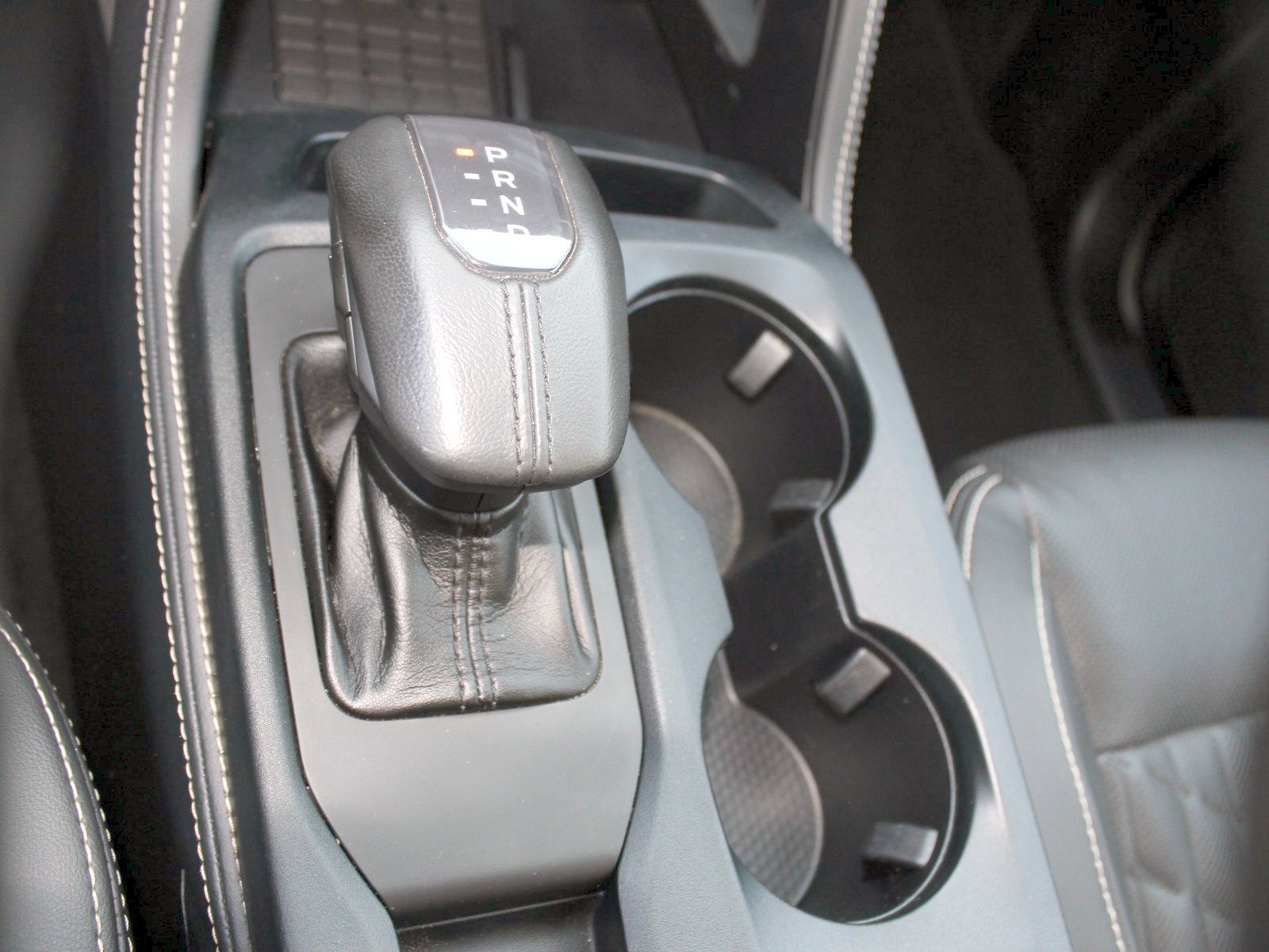 Fahrzeugabbildung Ford Ranger Platinum e-4WD Doppelkabine