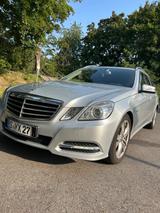 Mercedes-Benz E 250 T BlueEFFICIENCY AVANTGARDE AVANTGARDE - Mercedes-Benz E 250 in Stuttgart
