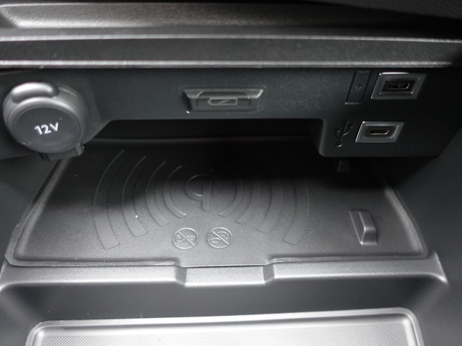 Fahrzeugabbildung Opel Astra Edition 1.2T,Navi,Kamera,Sitzhzg,AGR,LED