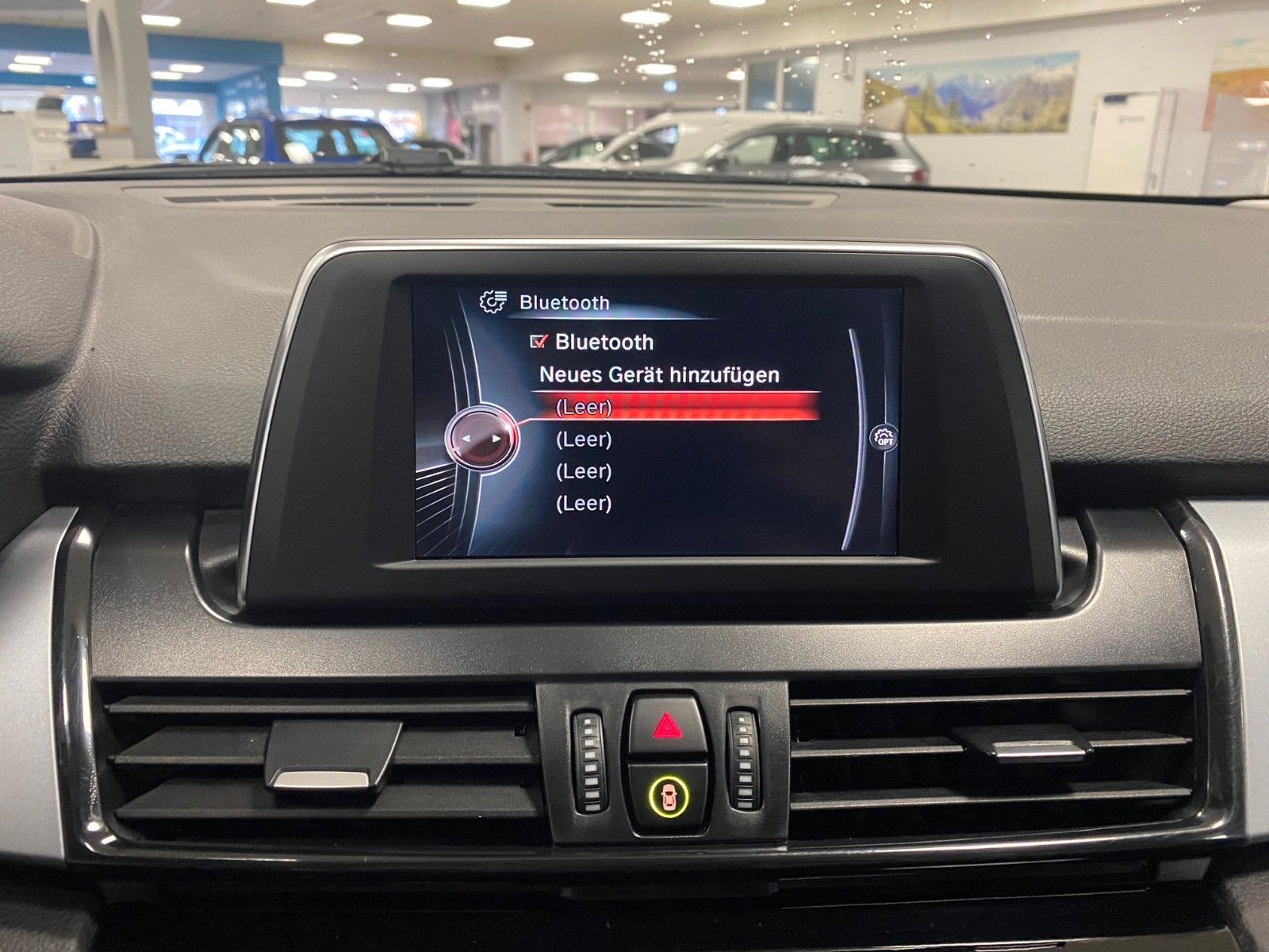 Fahrzeugabbildung BMW 218 Active Tourer 218d Advantage+NAVIGATION+LED+